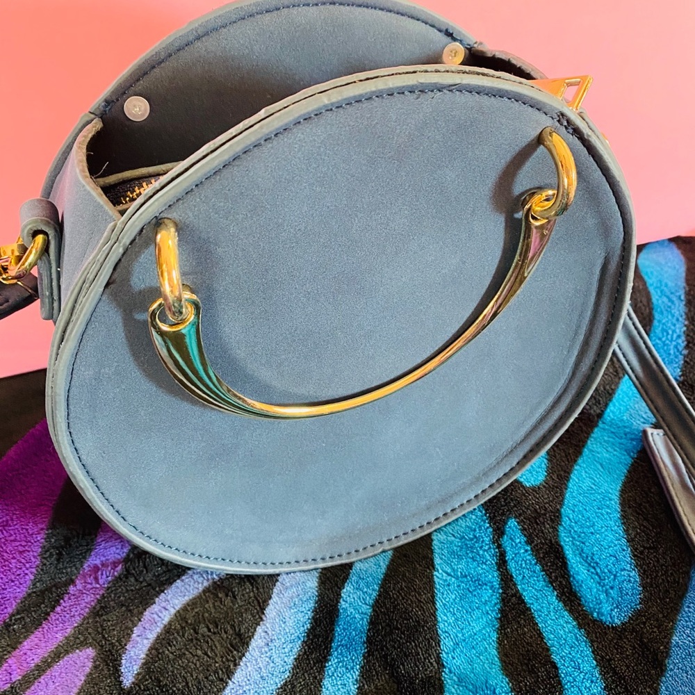 NWT Blue Bag - Picture 3 of 9